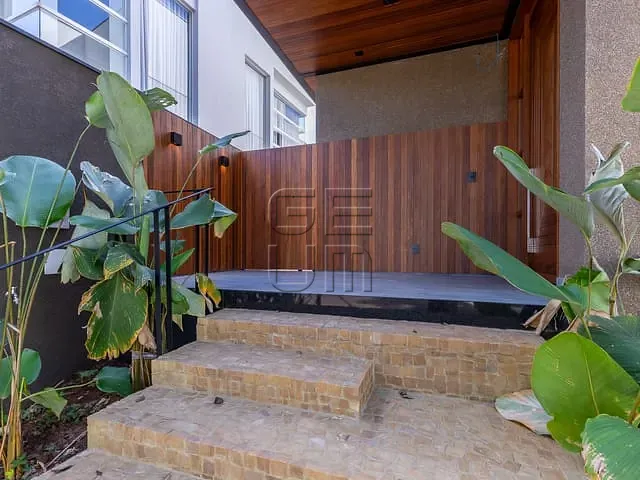 Casa com 506m² 5 quartos e 7 banheiros, à venda, no bairro Esperança em Londrina