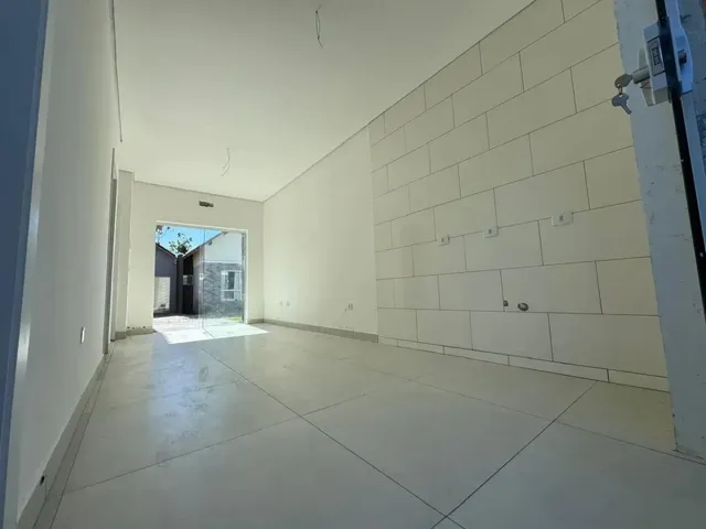 Casa 3 quartos e 3 banheiros, à venda, no bairro Praia Grande em Matinhos