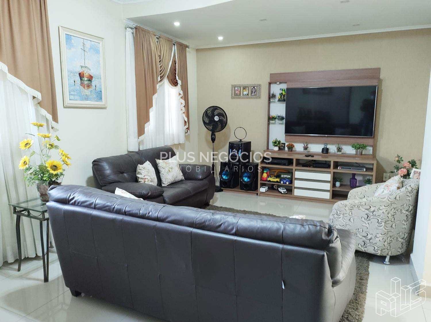 Casa à venda com 3 quartos, 230m² - Foto 4