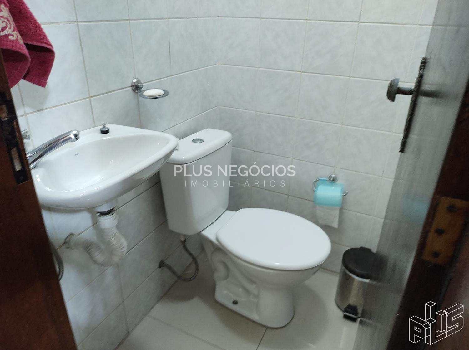 Casa à venda com 3 quartos, 230m² - Foto 8