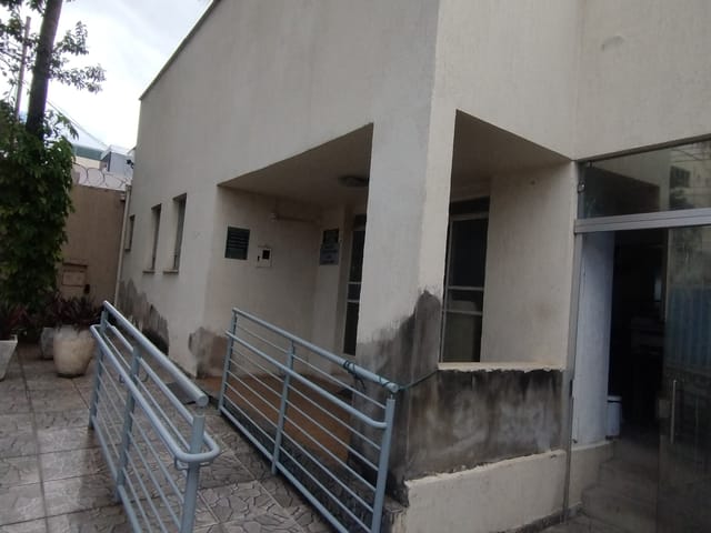 Casa com 360m², à venda, no bairro Glória em Contagem
