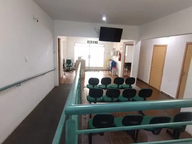 Casa com 360m², à venda, no bairro Glória em Contagem