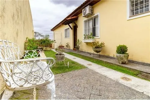 Casa para venda em Lapa com 3 quartos, sendo 1 suíte , 120m²