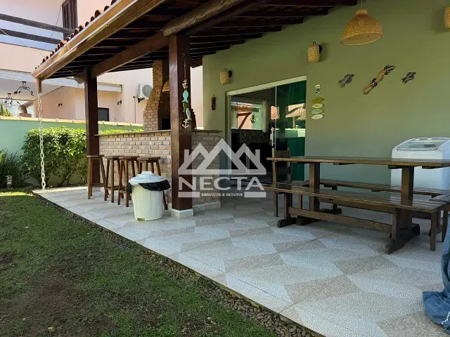Casa com 549m² 3 quartos e 2 banheiros, à venda, no bairro Enseada em São Sebastião