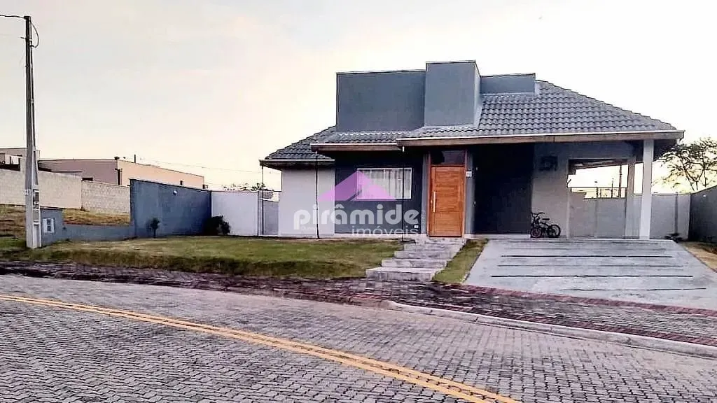 Casa, 3 quartos, 200 m² - Foto 1