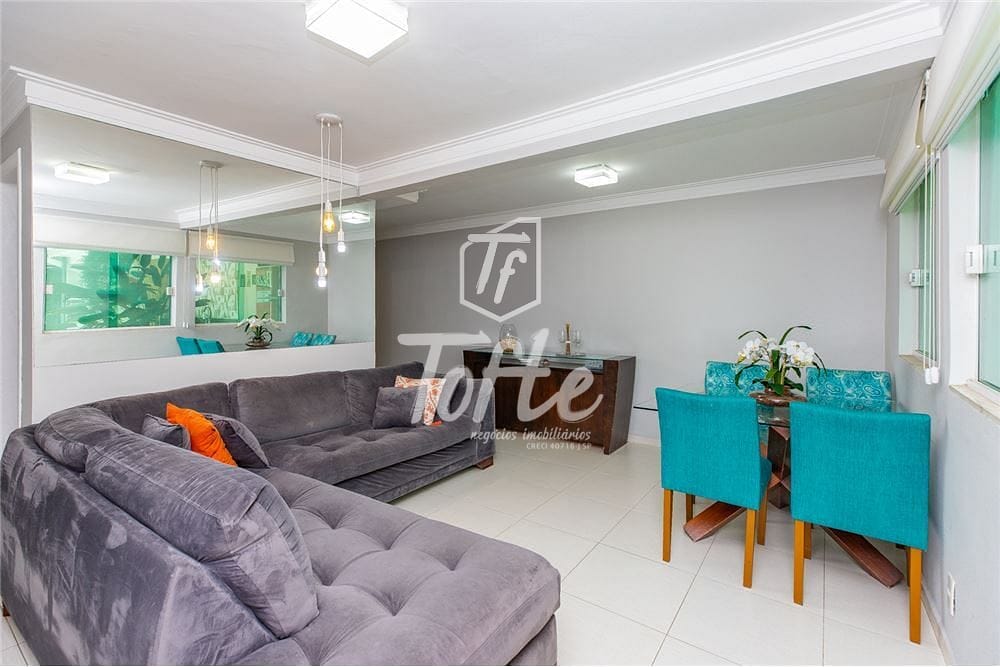 Casa à venda com 3 quartos, 180m² - Foto 1