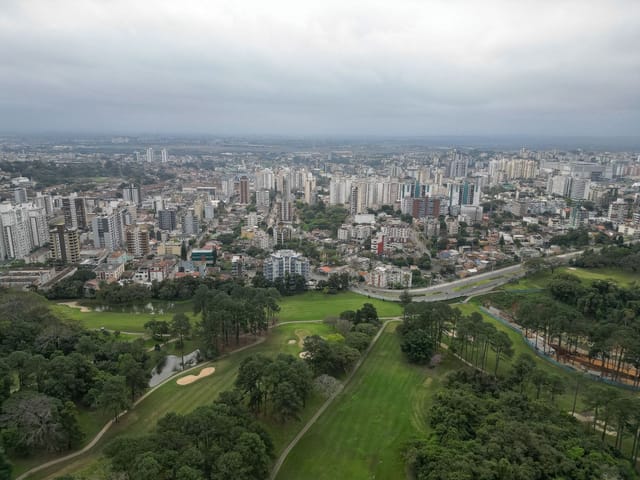 Casa 4 quartos e 5 banheiros, à venda, no bairro Passo da Areia em Porto Alegre