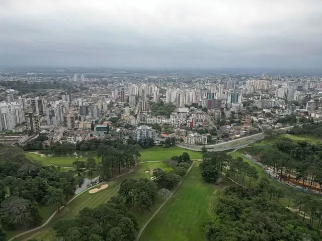 Casa 4 quartos e 5 banheiros, à venda, no bairro Passo da Areia em Porto Alegre