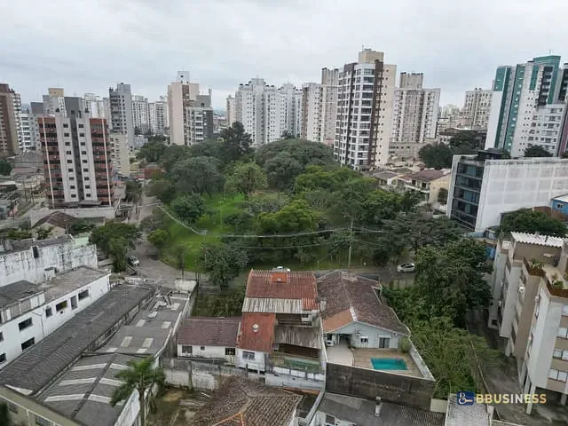 Casa 4 quartos e 5 banheiros, à venda, no bairro Passo da Areia em Porto Alegre