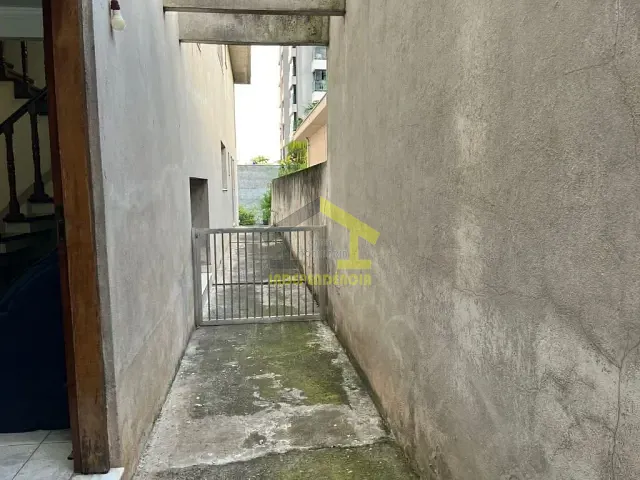 Casa com 210m² 4 quartos e 3 banheiros, à venda, no bairro Vila Yara em Osasco