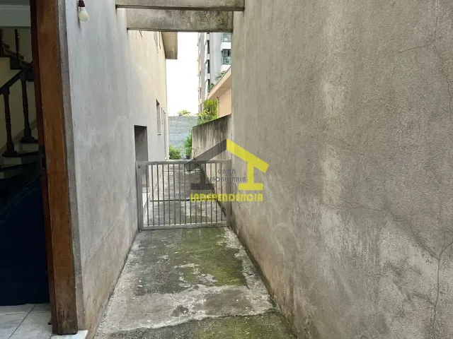 Casa com 210m² 4 quartos e 3 banheiros, à venda, no bairro Vila Yara em Osasco