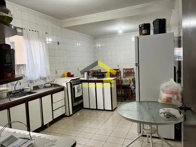 Casa com 210m² 4 quartos e 3 banheiros, à venda, no bairro Vila Yara em Osasco