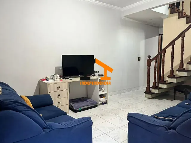 Casa com 210m² 4 quartos e 3 banheiros, à venda, no bairro Vila Yara em Osasco
