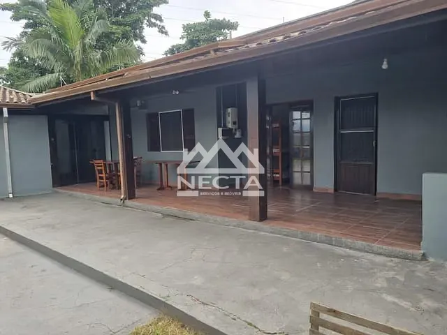 Casa com 479m² 3 quartos e 2 banheiros, à venda, no bairro Pontal de Santa Marina em Caraguatatuba