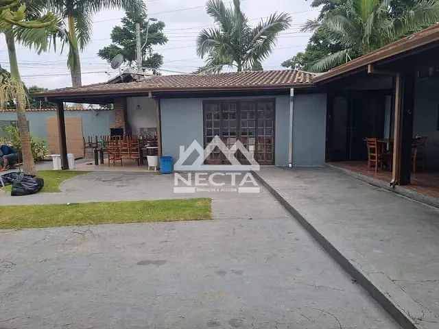 Casa com 479m² 3 quartos e 2 banheiros, à venda, no bairro Pontal de Santa Marina em Caraguatatuba