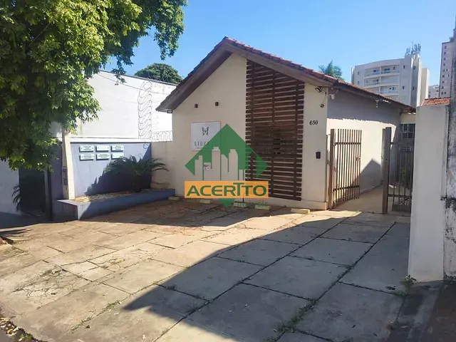 Casa à venda ou para alugar, no bairro Vila Mendonça em Araçatuba