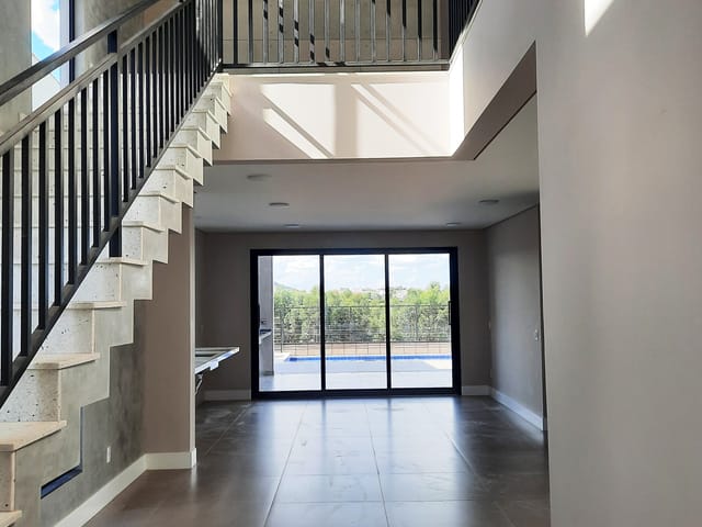 Foto do Casa - Magnifico Sobrado a venda com 4 Dormitórios , Varanda com Hidromassagem, Área Gourmet com Piscina no Condomínio Ibi Aran2 , Jardim da Mina, Itupeva, SP | Copette Imóveis