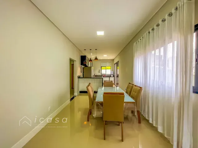 Casa com 250m² 3 quartos e 3 banheiros, à venda, no bairro Parque Residencial Maria Elmira em Caçapava