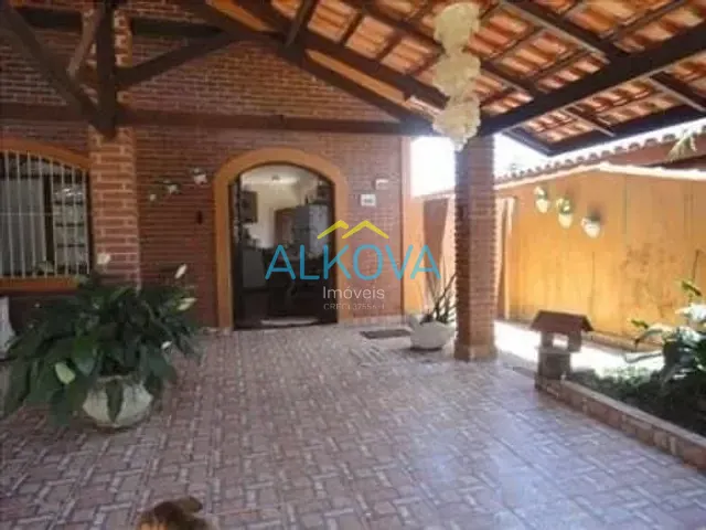 Casa com 280m² 3 quartos e 3 banheiros, à venda, no bairro Getuba em Caraguatatuba