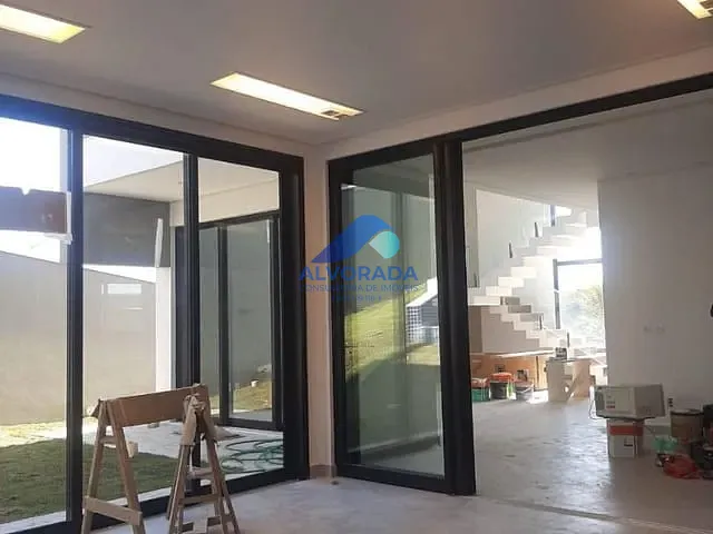Casa com 472m² 4 quartos e 2 banheiros, à venda, no bairro Condomínio Residencial Alphaville II em São José dos Campos