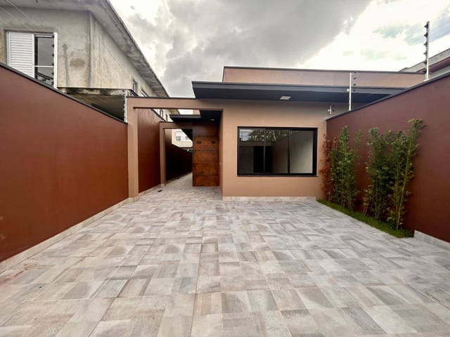 Casa 3 quartos e 2 banheiros, à venda, no bairro Albatróz em Bertioga