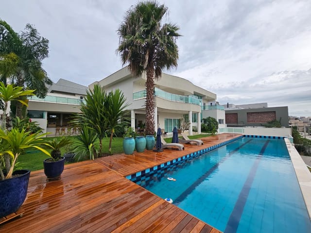 Casa com 940m² 5 quartos e 5 banheiros, à venda, no bairro Condomínio Residencial Jaguary em São José dos Campos