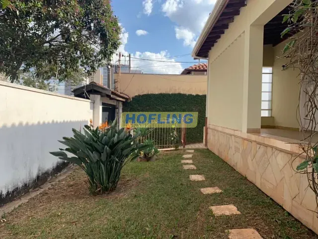 Casa com 434m², à venda, no bairro Centro em Rio Claro