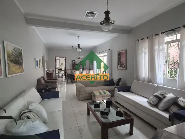 Casa com 420m² 3 quartos e 3 banheiros, à venda, no bairro Vila Mendonça em Araçatuba