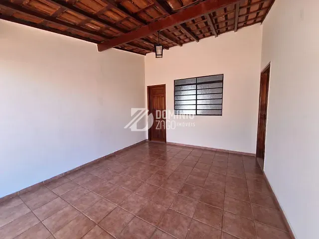 Casa 3 quartos e 2 banheiros, à venda, no bairro Estados Unidos em Uberaba