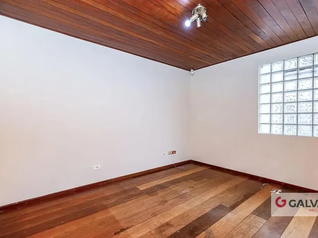 Casa 3 quartos e 3 banheiros, para alugar, no bairro Seminário em Curitiba