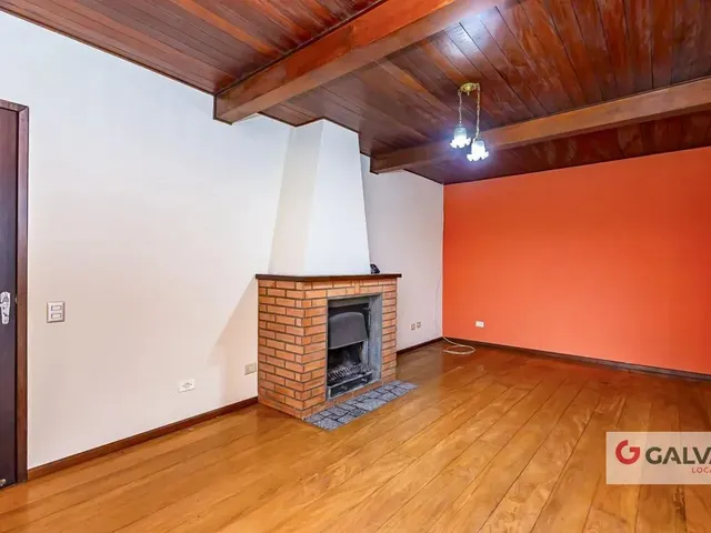 Casa 3 quartos e 3 banheiros, para alugar, no bairro Seminário em Curitiba
