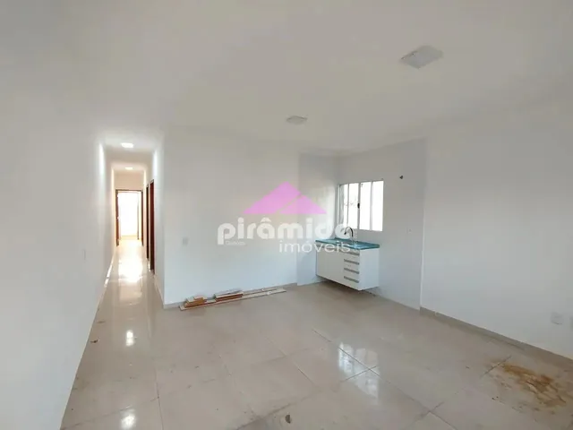 Casa com 140m² 3 quartos e 2 banheiros, à venda, no bairro Jardim São Leopoldo em São José Dos Campos