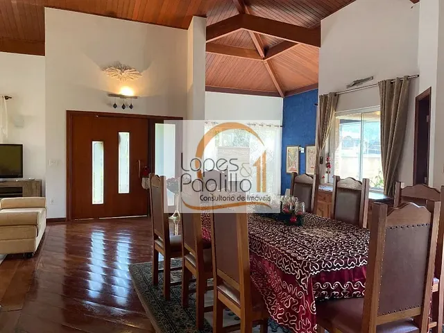 Casa com 810m² 3 quartos e 4 banheiros, à venda, no bairro Vila Santista em Atibaia