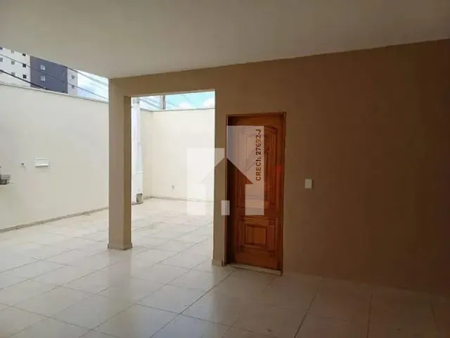 Casa com 300m² 3 quartos e 1 banheiro, à venda, no bairro Bela Vista em Jundiaí