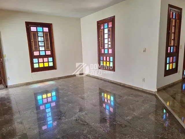 Casa 4 quartos e 7 banheiros, à venda, no bairro Santa Maria em Uberaba