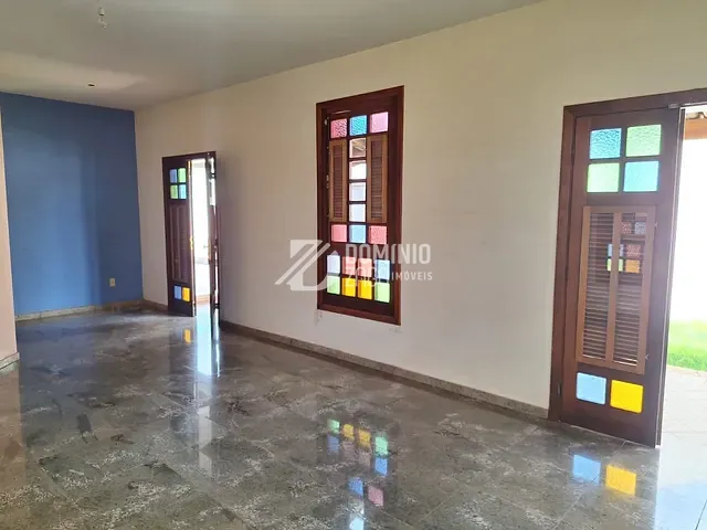 Casa 4 quartos e 7 banheiros, à venda, no bairro Santa Maria em Uberaba