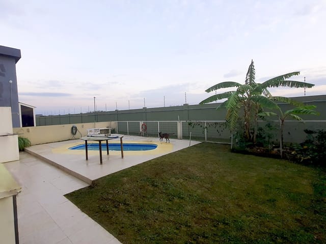 Casa 3 quartos e 5 banheiros, à venda, no bairro São Gonçalo em Pelotas
