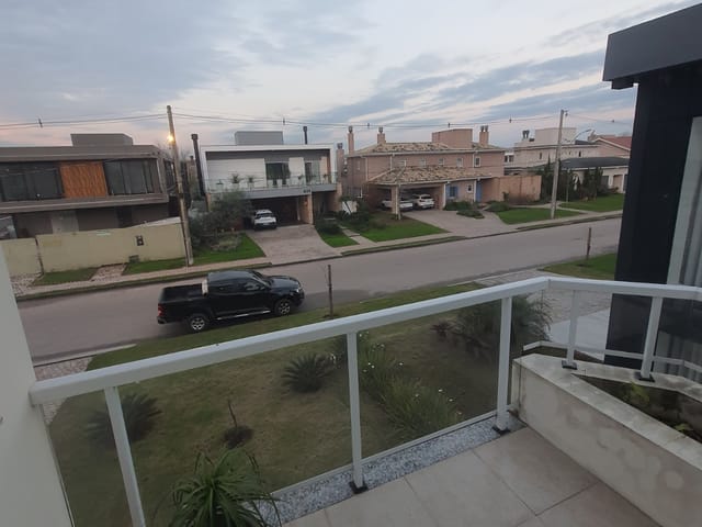 Casa 3 quartos e 5 banheiros, à venda, no bairro São Gonçalo em Pelotas