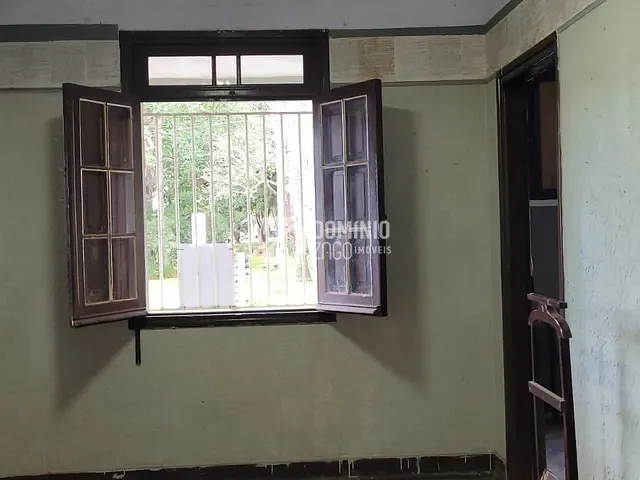 Casa com 328m², para alugar, no bairro Estados Unidos em Uberaba