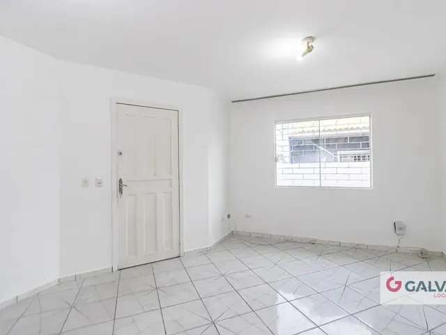Casa 3 quartos e 2 banheiros, para alugar, no bairro Alto Boqueirão em Curitiba