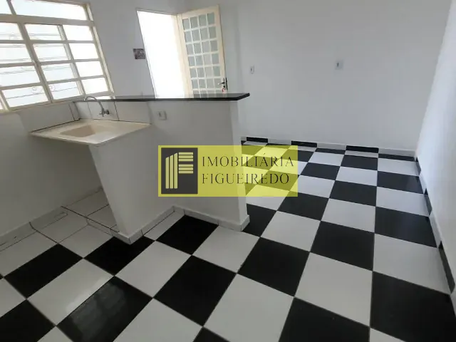 Casa com 45m² 1 quarto e 1 banheiro, para alugar, no bairro Residencial Nato Vetorasso em São José do Rio Preto