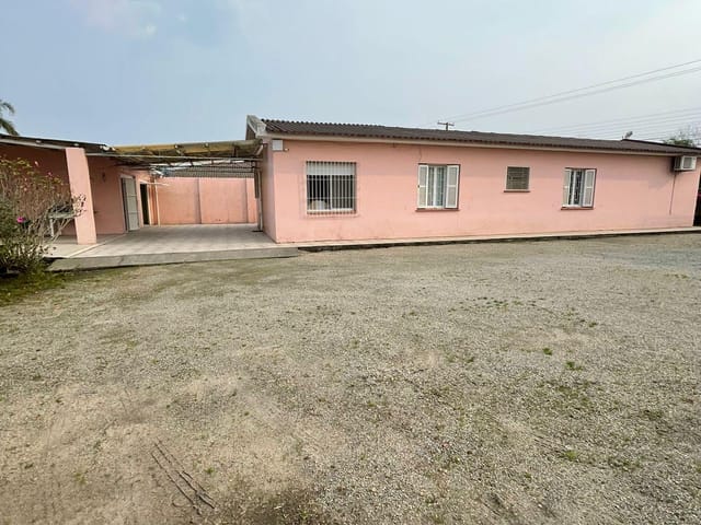 Casa com 516m² 4 quartos e 2 banheiros, à venda, no bairro Três Vendas em Pelotas