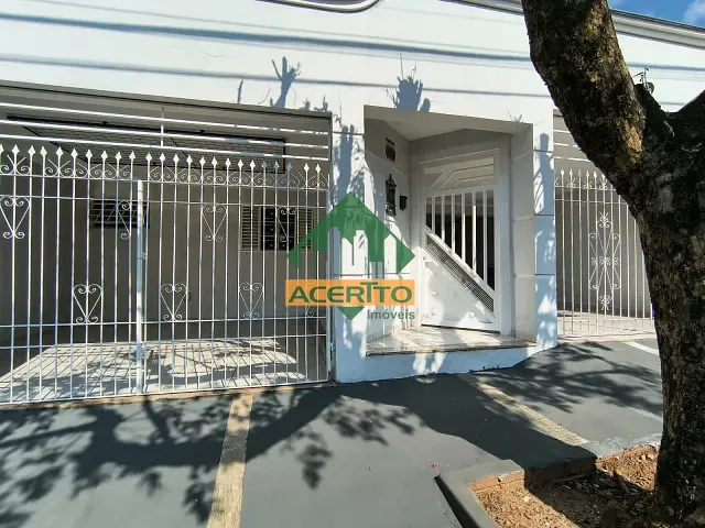 Casa com 300m² 3 quartos e 3 banheiros, à venda, no bairro Vila Estádio em Araçatuba