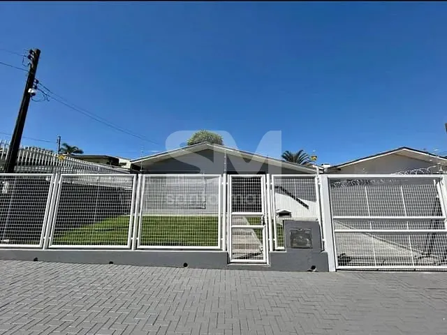 Casa com 306m² 3 quartos e 2 banheiros, à venda, no bairro Presidente Médici em Chapecó