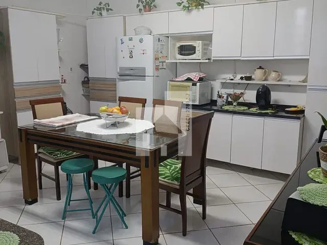Casa com 302m² 4 quartos e 2 banheiros, à venda, no bairro Ponte de São João em Jundiaí