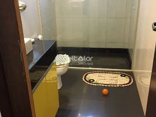 Casa com 360m² 4 quartos e 3 banheiros, à venda, no bairro Planalto em Belo Horizonte