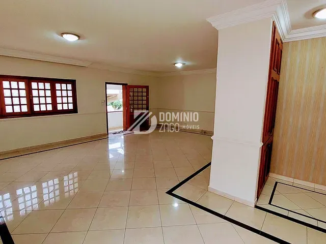 Casa com 360m² 3 quartos e 3 banheiros, à venda, no bairro São Sebastião em Uberaba