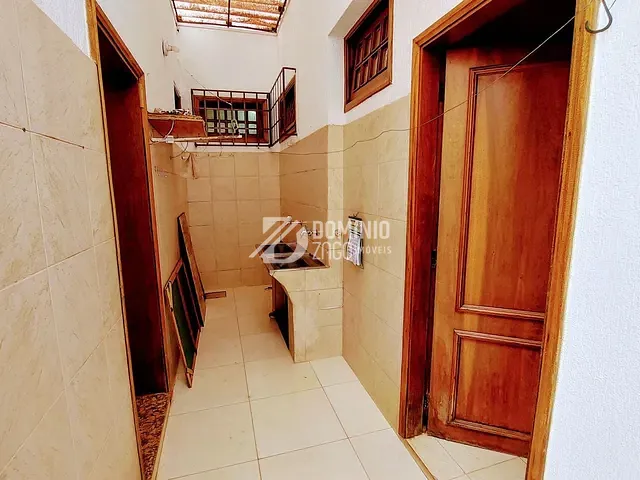 Casa com 360m² 3 quartos e 3 banheiros, à venda, no bairro São Sebastião em Uberaba
