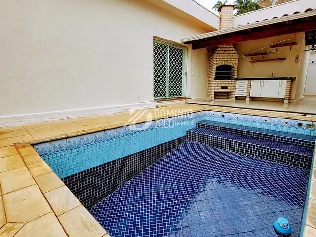 Casa com 360m² 3 quartos e 3 banheiros, à venda, no bairro São Sebastião em Uberaba