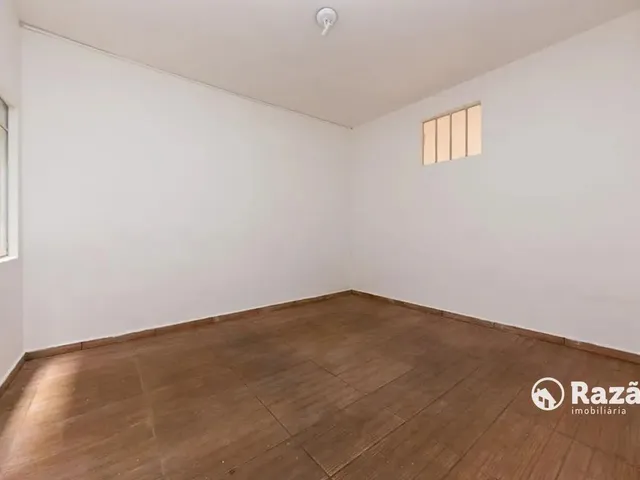 Casa 2 quartos e 1 banheiro, para alugar, no bairro Centro em Curitiba